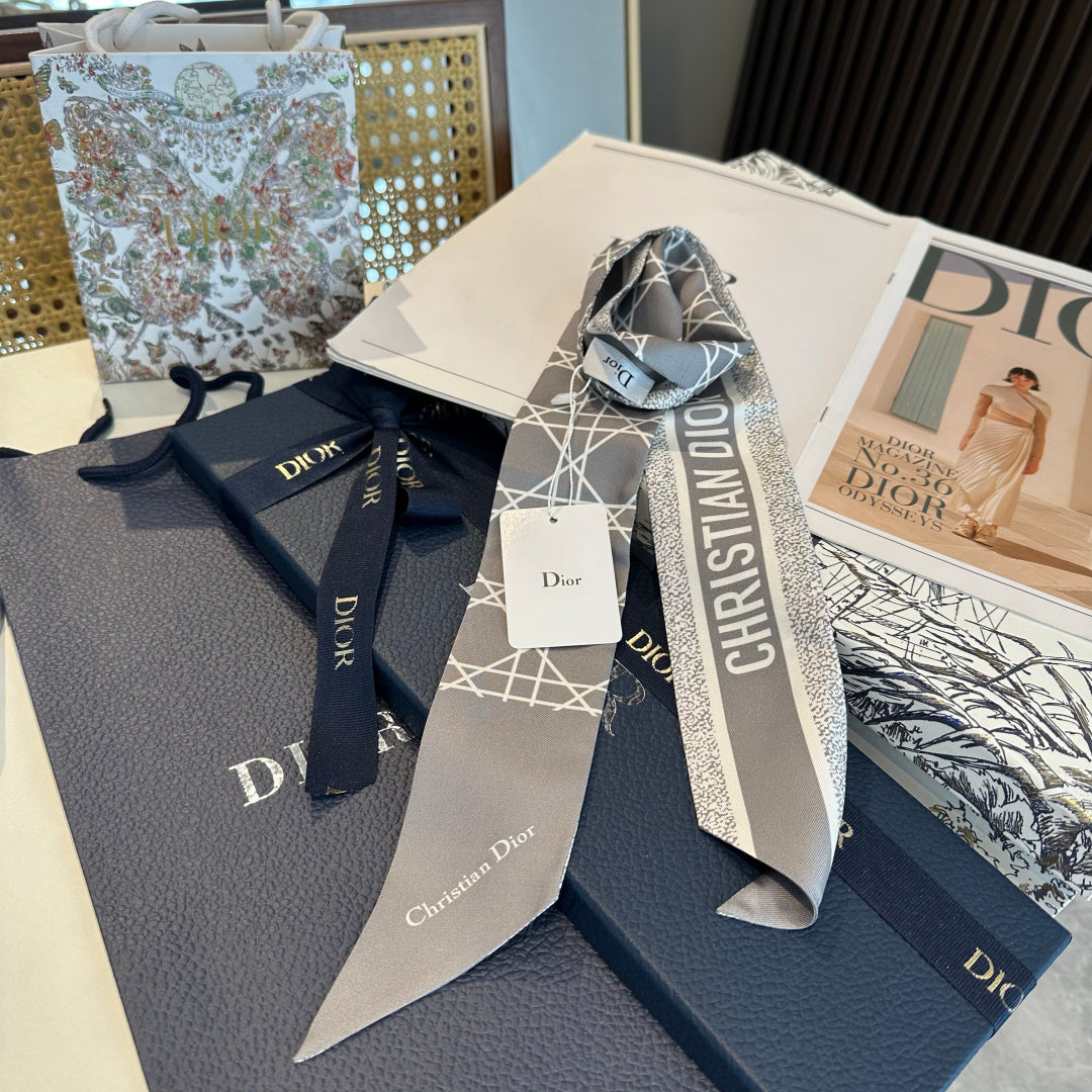 CC  Twilly Mini Scarf 120cm Gray Mulberry Silk 945732