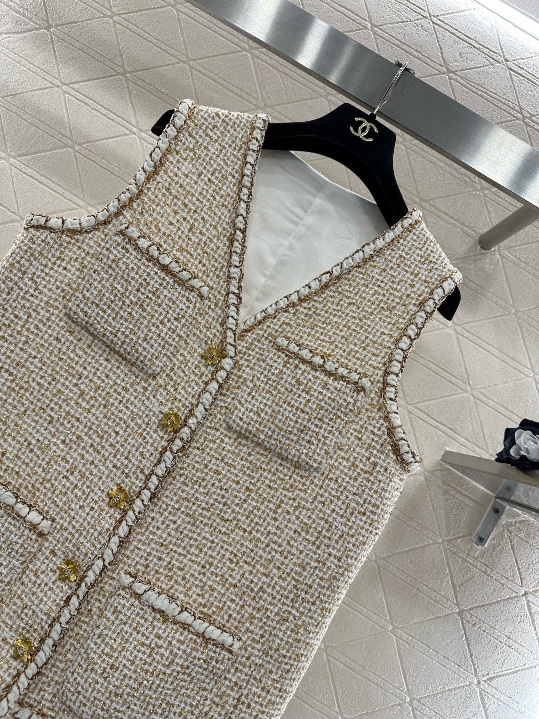 CC 26 Vest With Gold-colored Buttons Beige Tweed Fabric