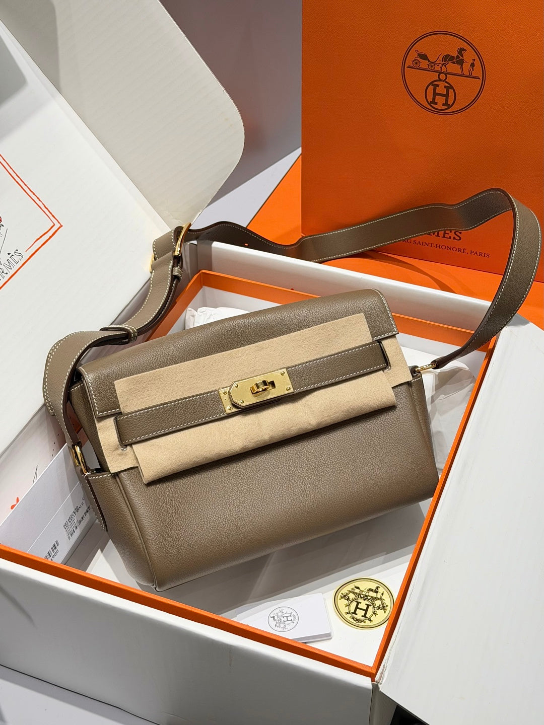 Hermes 2026 Kelly Messenger PM 25cm Leather 284468