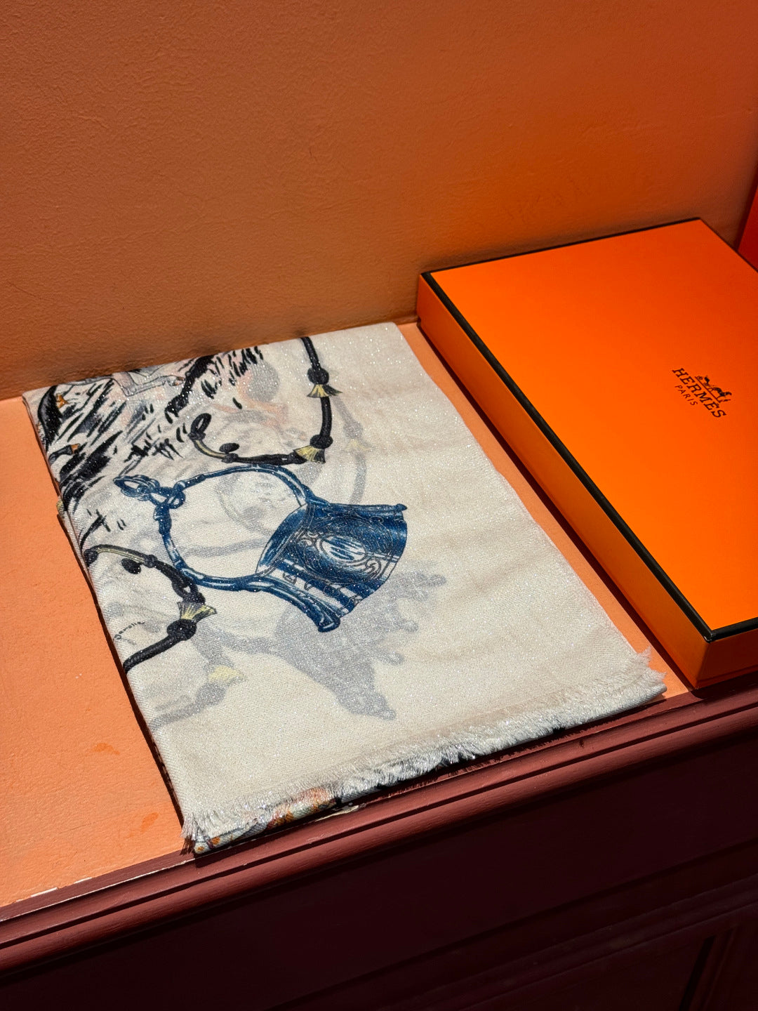 HM 25s Radiant Scarf 200cm White Blue Cashmere Silk 962391