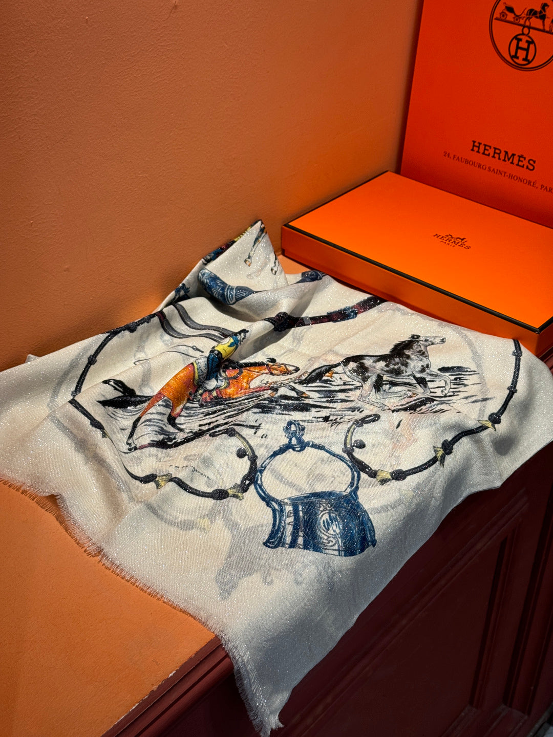 HM 25s Radiant Scarf 200cm White Blue Cashmere Silk 962391