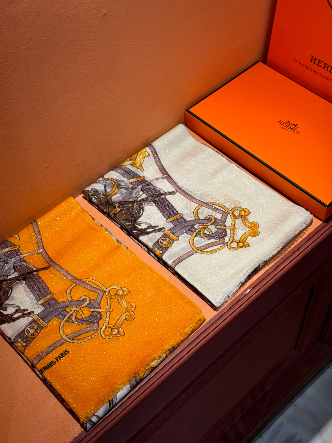 HM 25s Radiant Scarf 200cm White Purple Brown Cashmere Silk 962394