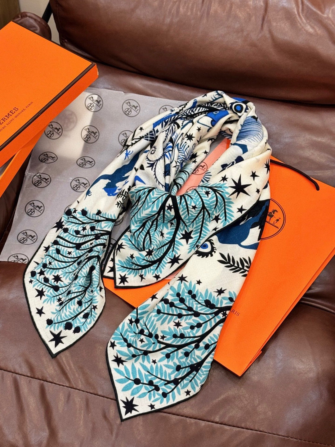 HM 25s Scarf 140cm White Blue Cashmere Silk 962468