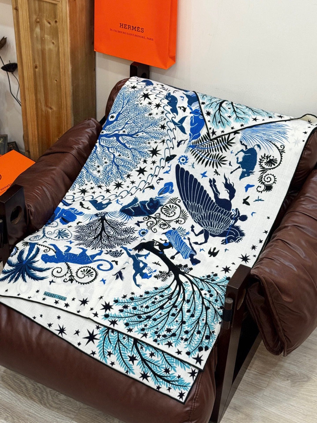 HM 25s Scarf 140cm White Blue Cashmere Silk 962468