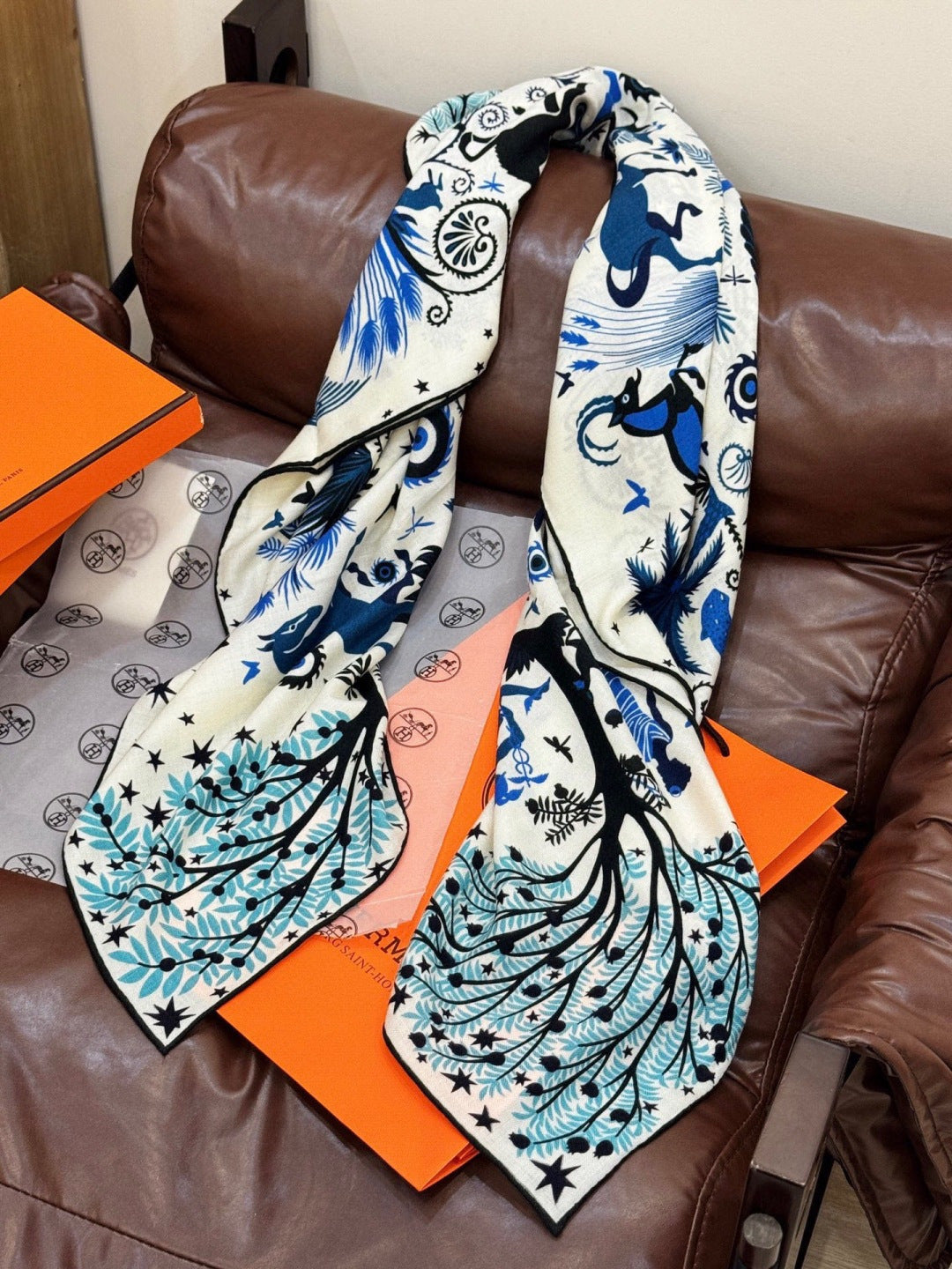HM 25s Scarf 140cm White Blue Cashmere Silk 962468