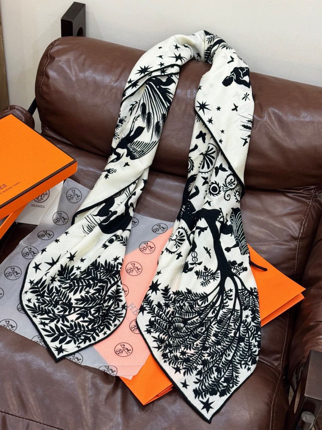 HM 25s Scarf 140cm Black White Cashmere Silk 962471