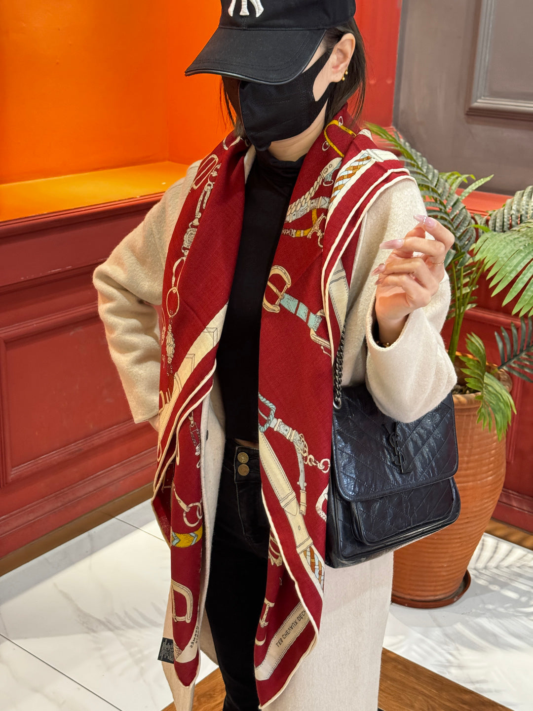 HM 25s Horse Reversible Scarf 140cm Red Cashmere Silk 967389