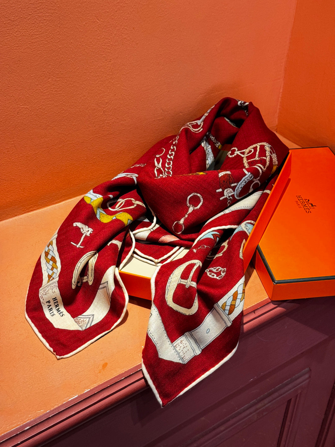 HM 25s Horse Reversible Scarf 140cm Red Cashmere Silk 967389