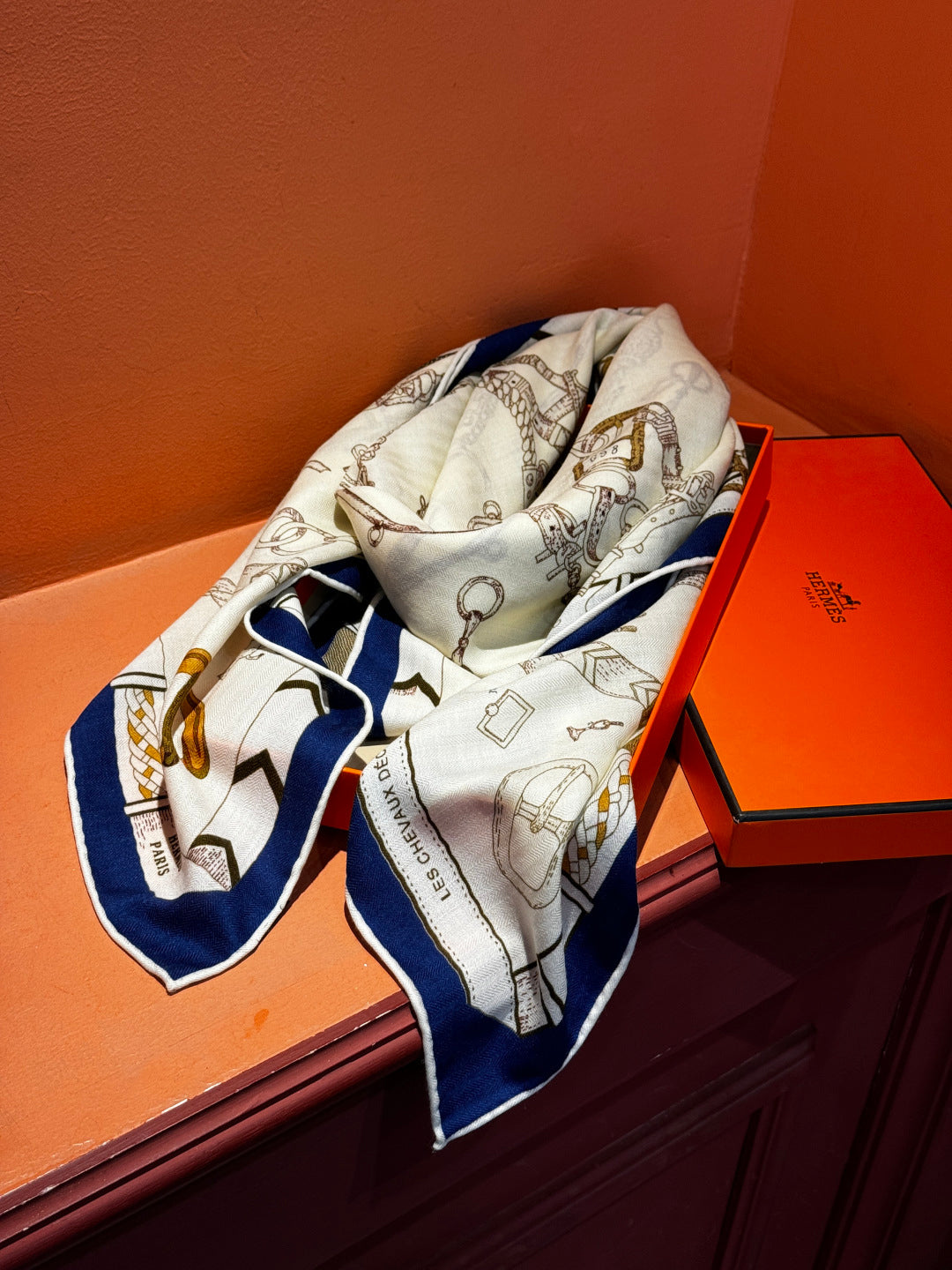 HM 25s Horse Reversible Scarf 140cm Beige Blue Cashmere Silk 967391