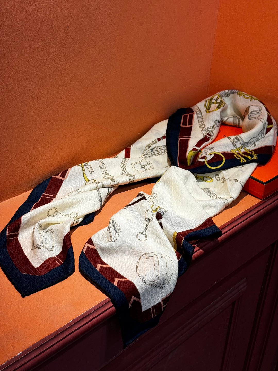 HM 25s Horse Reversible Scarf 140cm Beige Black Cashmere Silk 967393