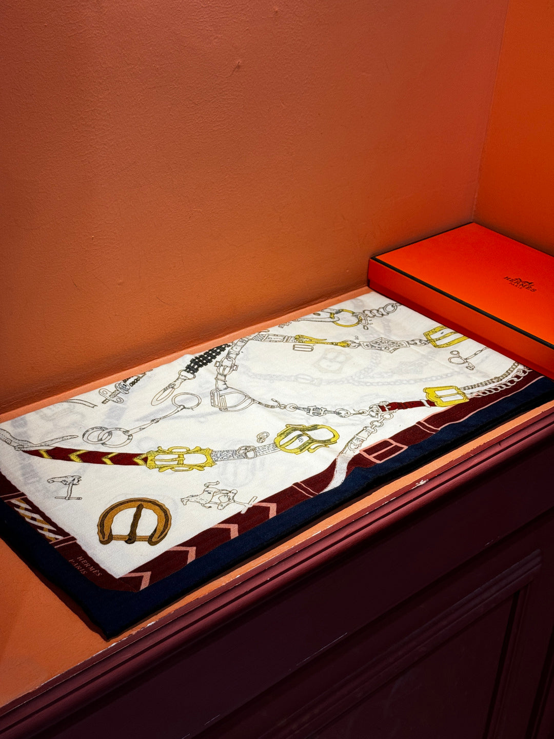 HM 25s Horse Reversible Scarf 140cm Beige Black Cashmere Silk 967393