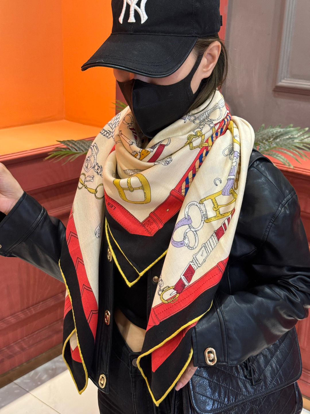 HM 25s Horse Reversible Scarf 140cm Beige Black Red Cashmere Silk 967395