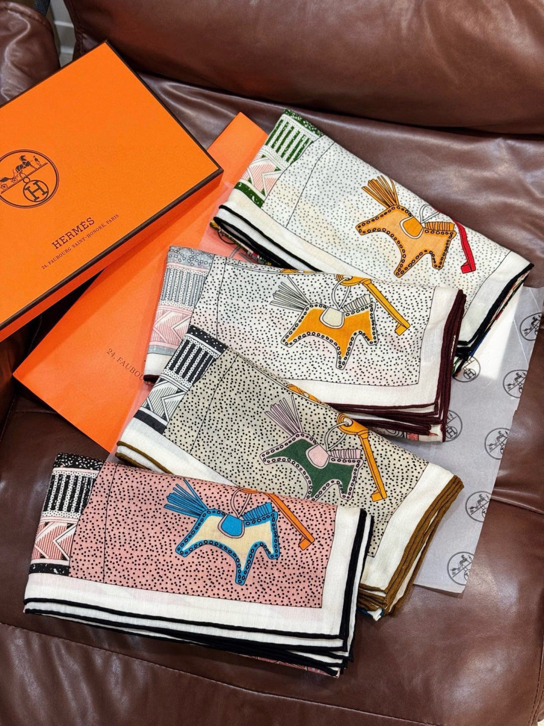 HM 25s Essential Scarf 140cm Red Colorful Cashmere Silk 967422