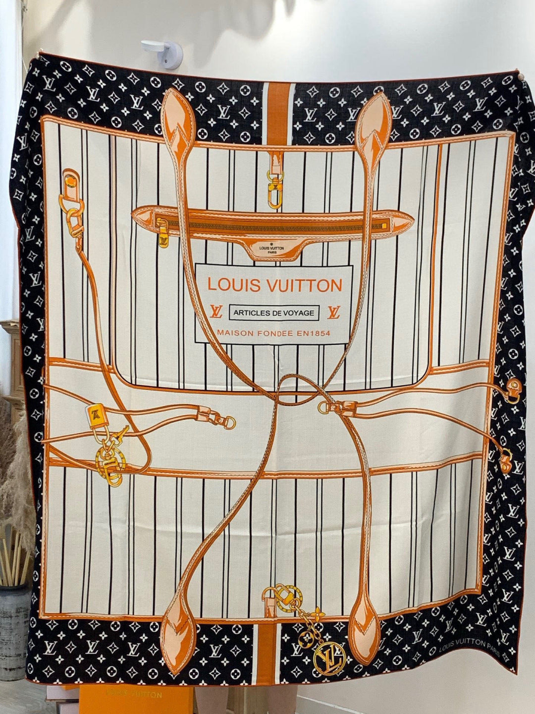 LV Double-Sided Shawl Scarf 135cm Black White Cashmere 968753