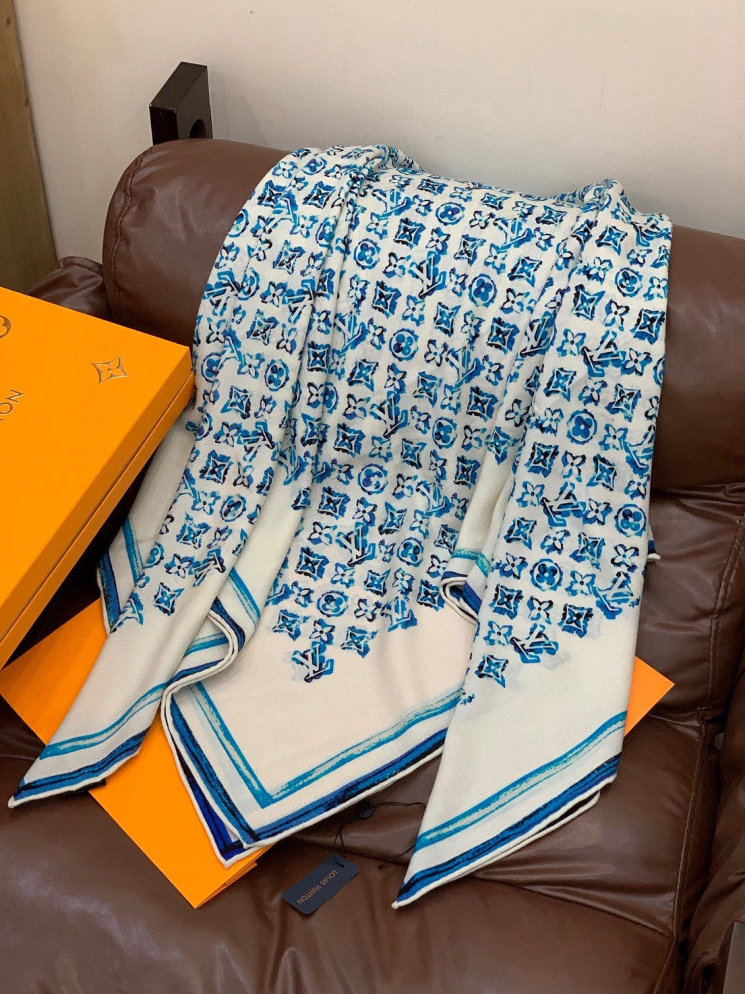 LV Double-Sided Shawl Scarf 135cm Ivory Blue Cashmere 968793