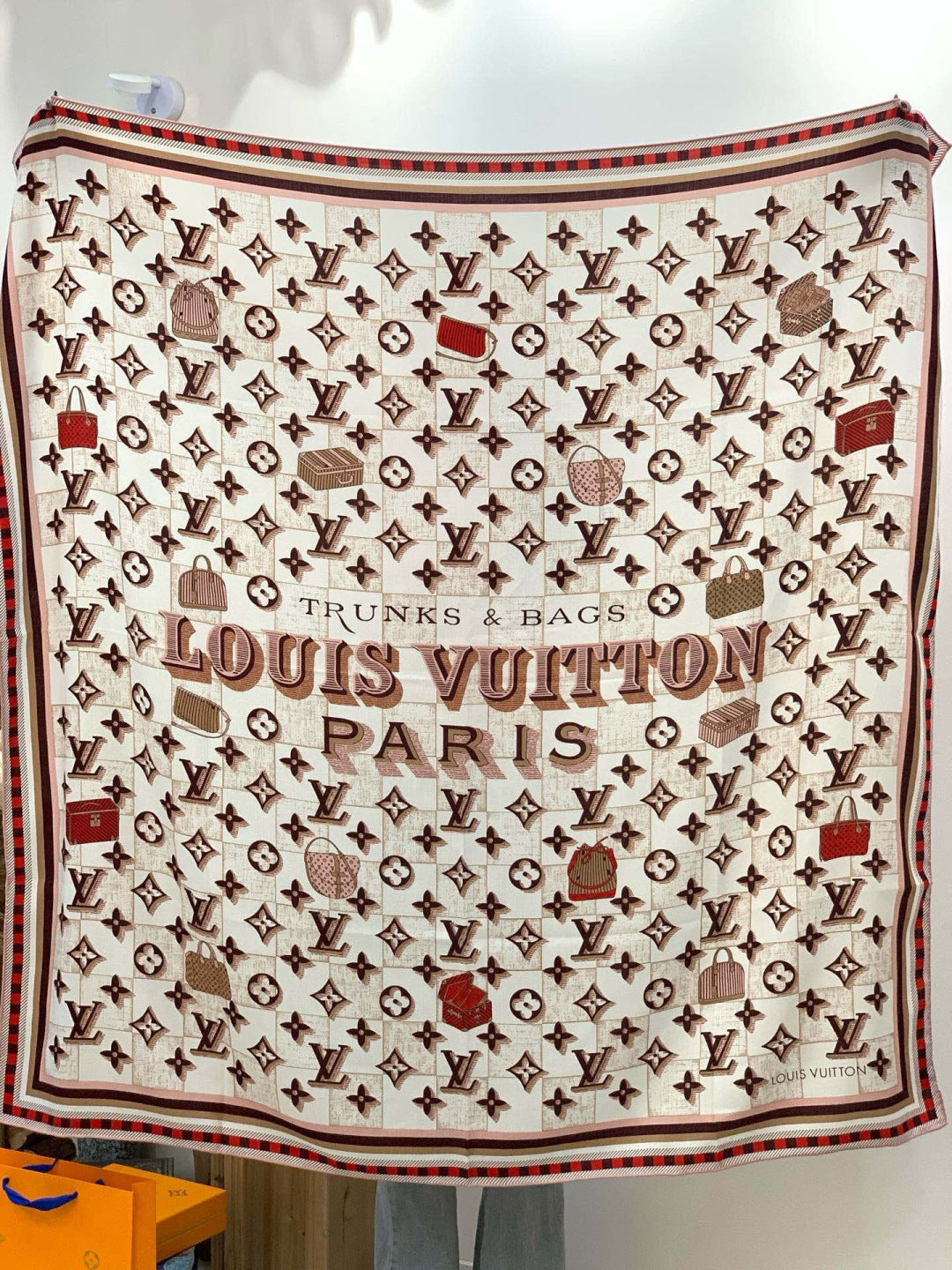 LV Double-Sided Shawl Scarf 135cm Black Red Cashmere 968796