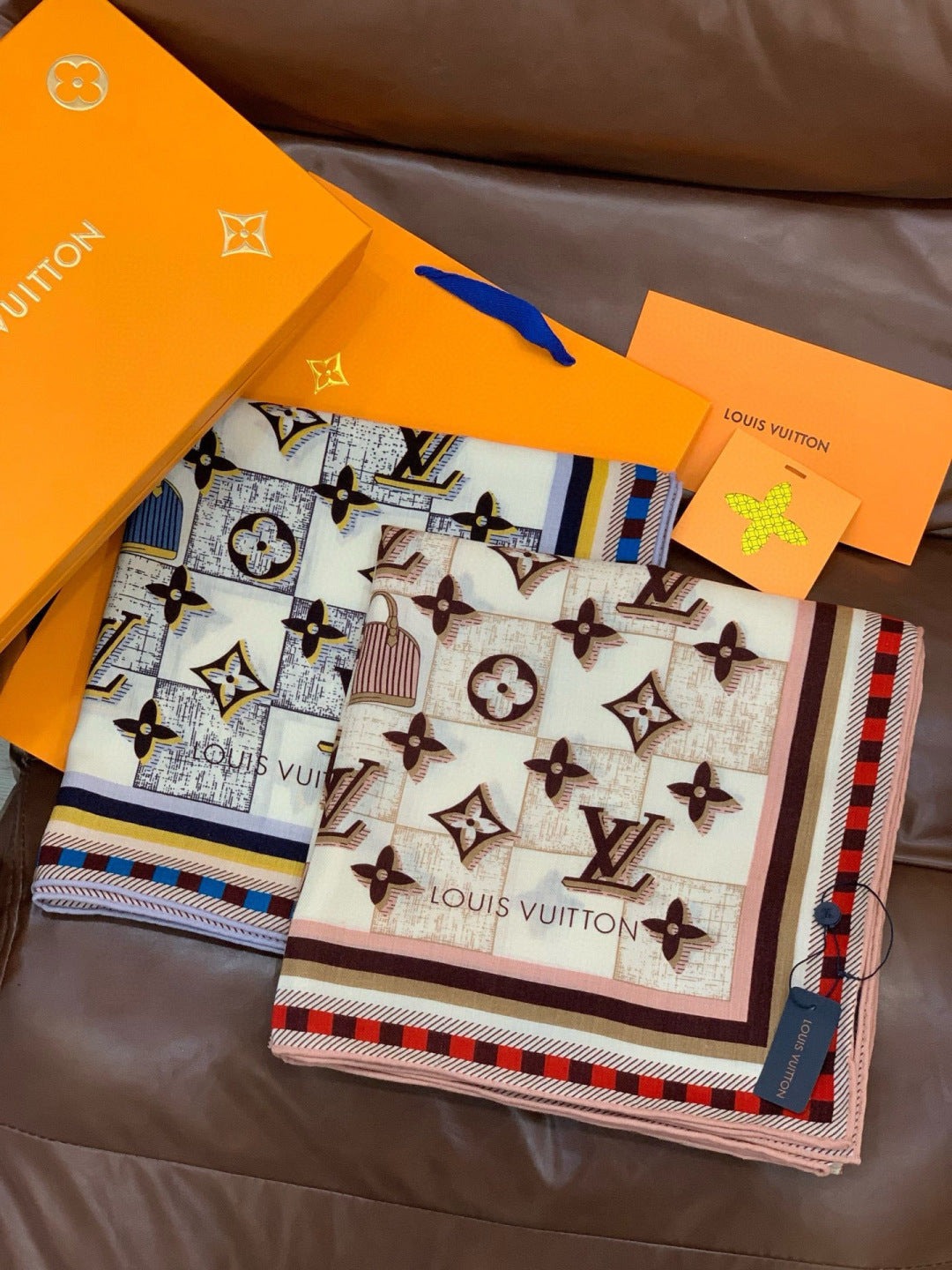 LV Double-Sided Shawl Scarf 135cm Black Red Cashmere 968796