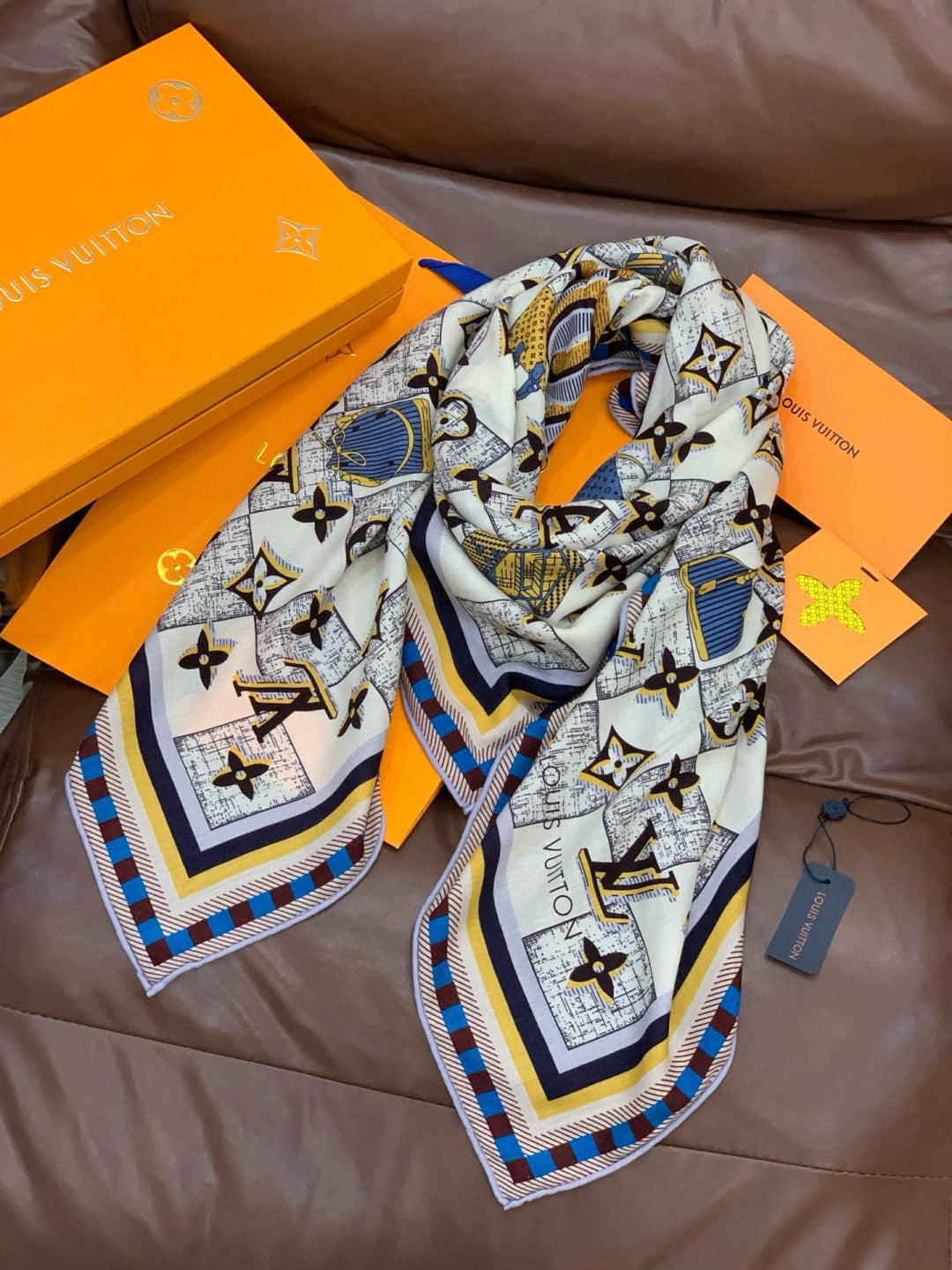 LV Double-Sided Shawl Scarf 135cm Black Yellow Cashmere 968797