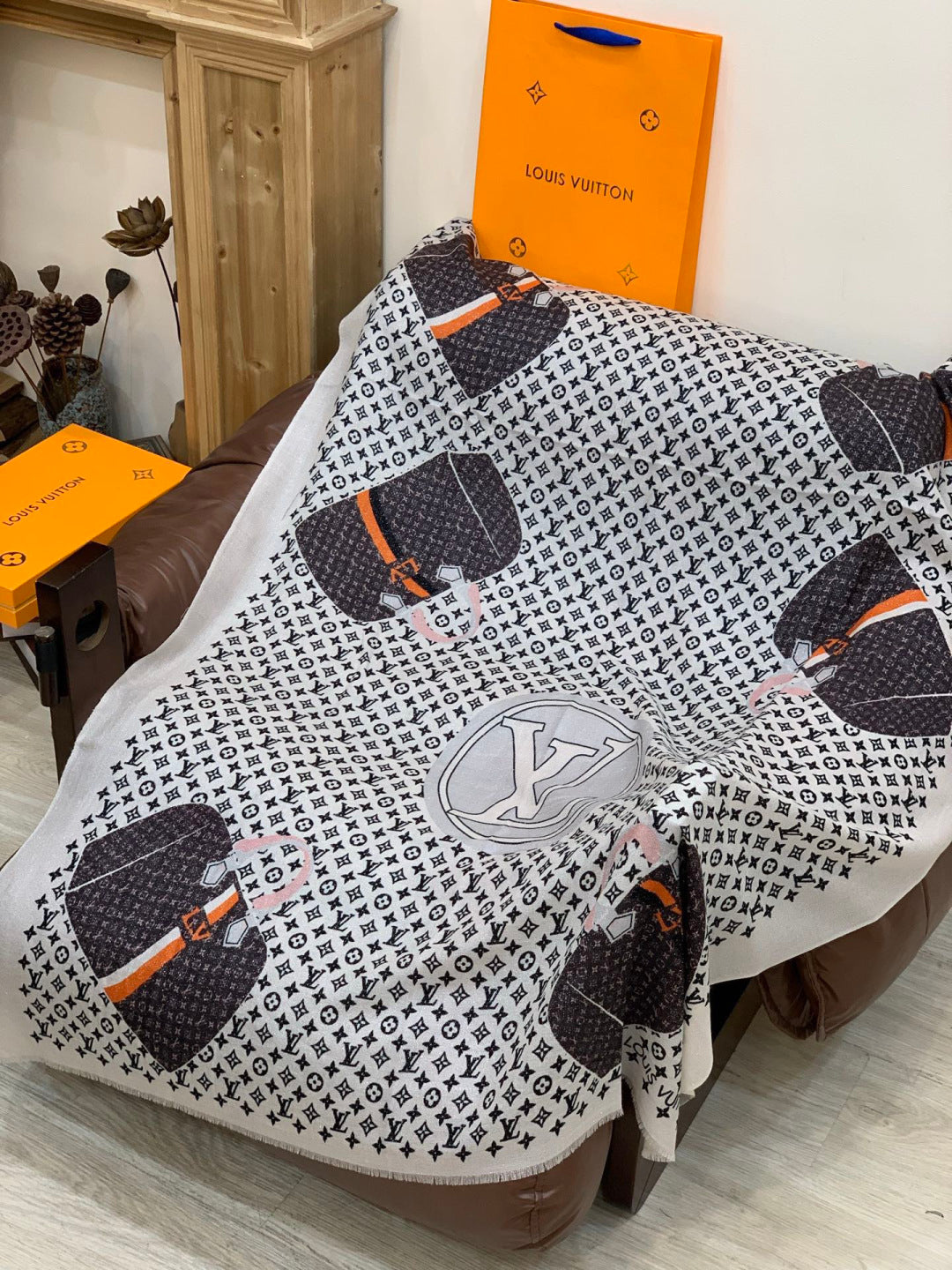 LV Monogram Scarf 200cm White Black Cashmere 969189