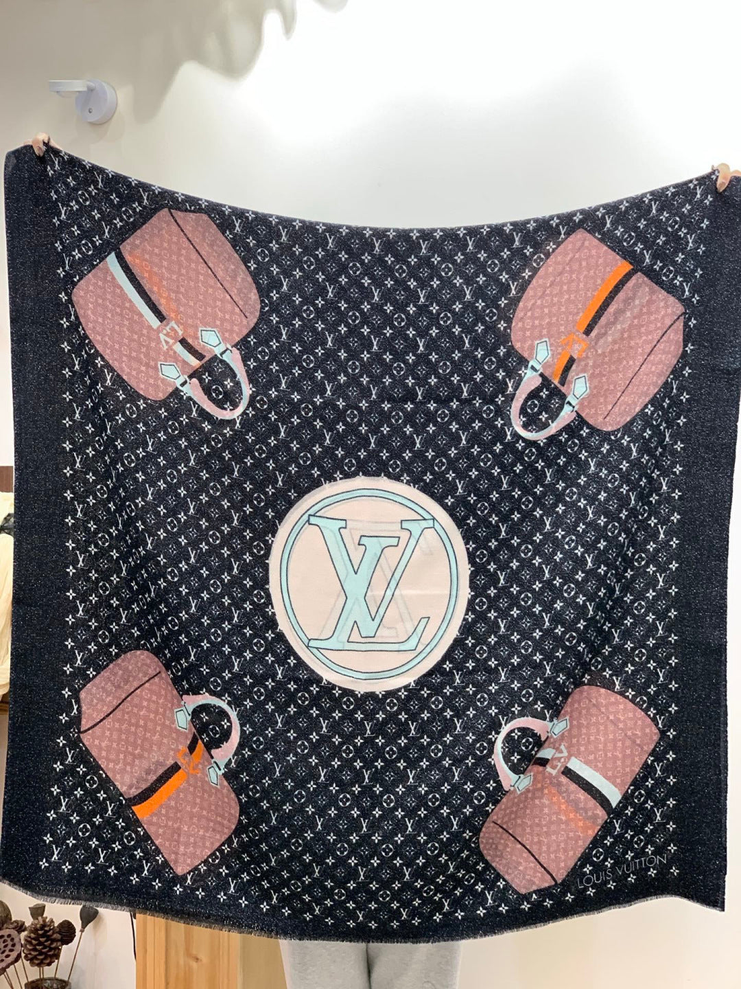 LV Monogram Scarf 200cm Black Brown Cashmere 969190