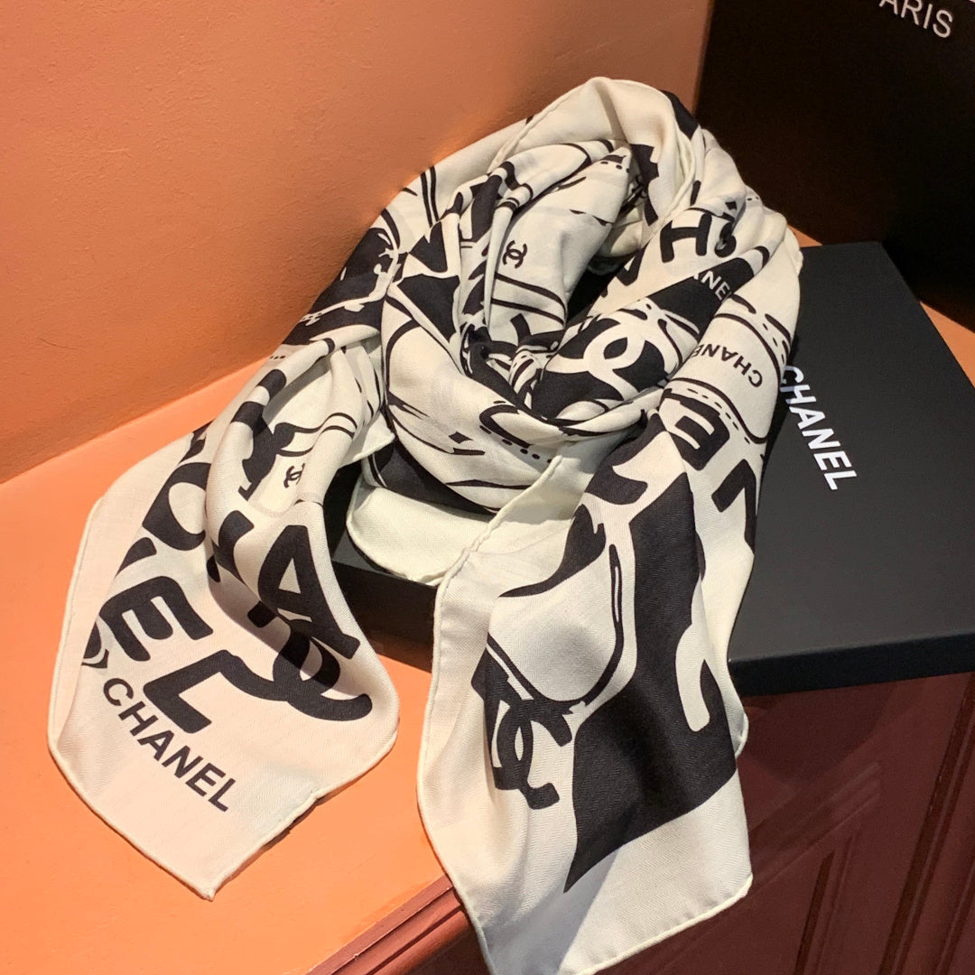 CC 25 Reversible Scarf 135cm Black White Cashmere 970901