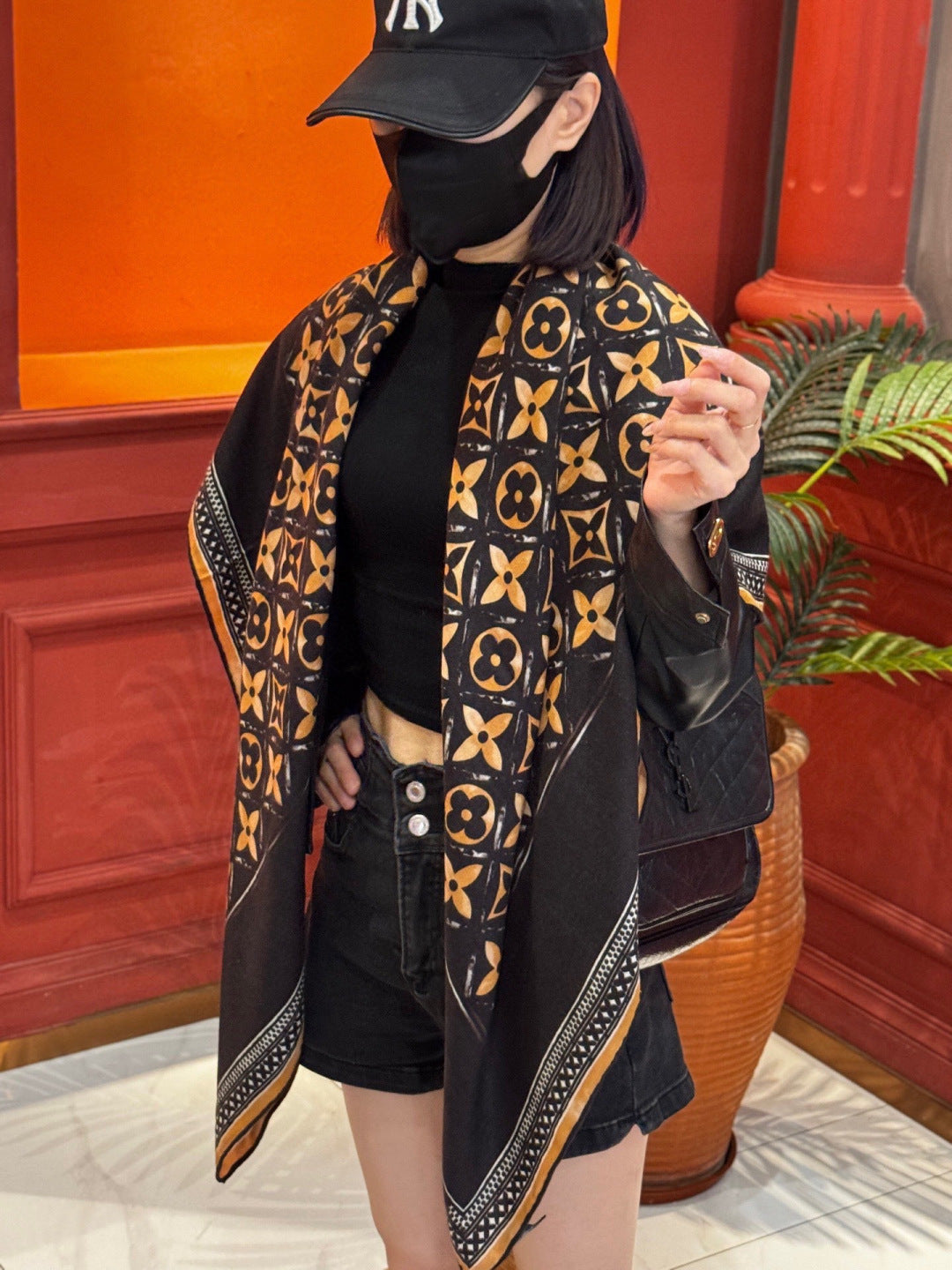 LV Velvet Square Scarf 135cm Black Beige Cashmere 970942