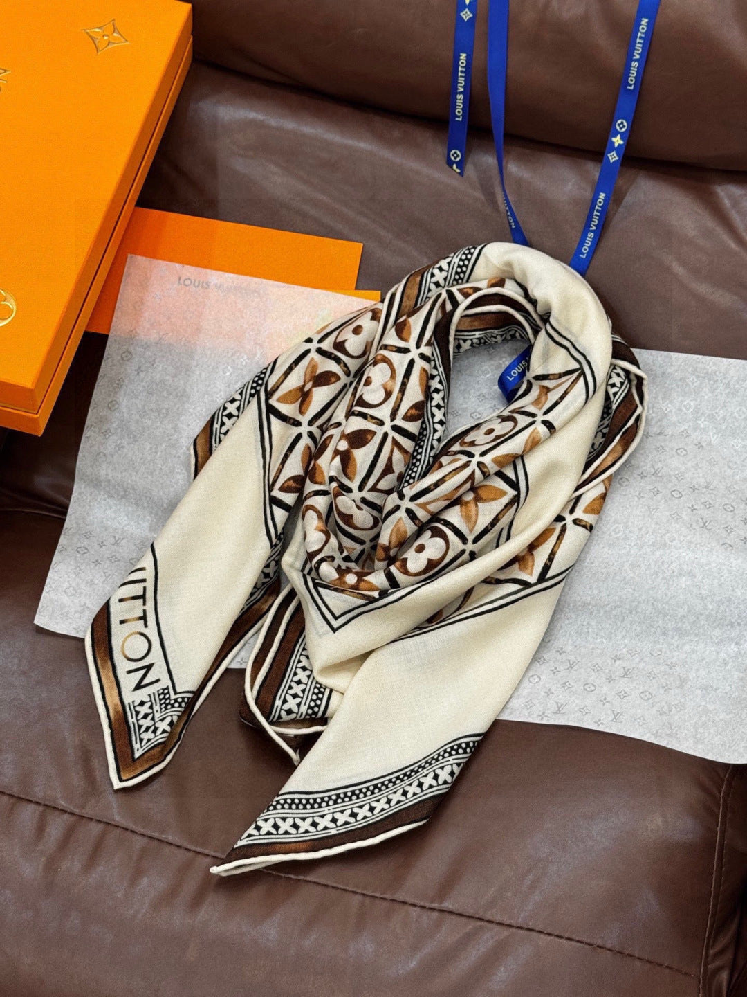 LV Velvet Square Scarf 135cm White Black Beige Cashmere 970943