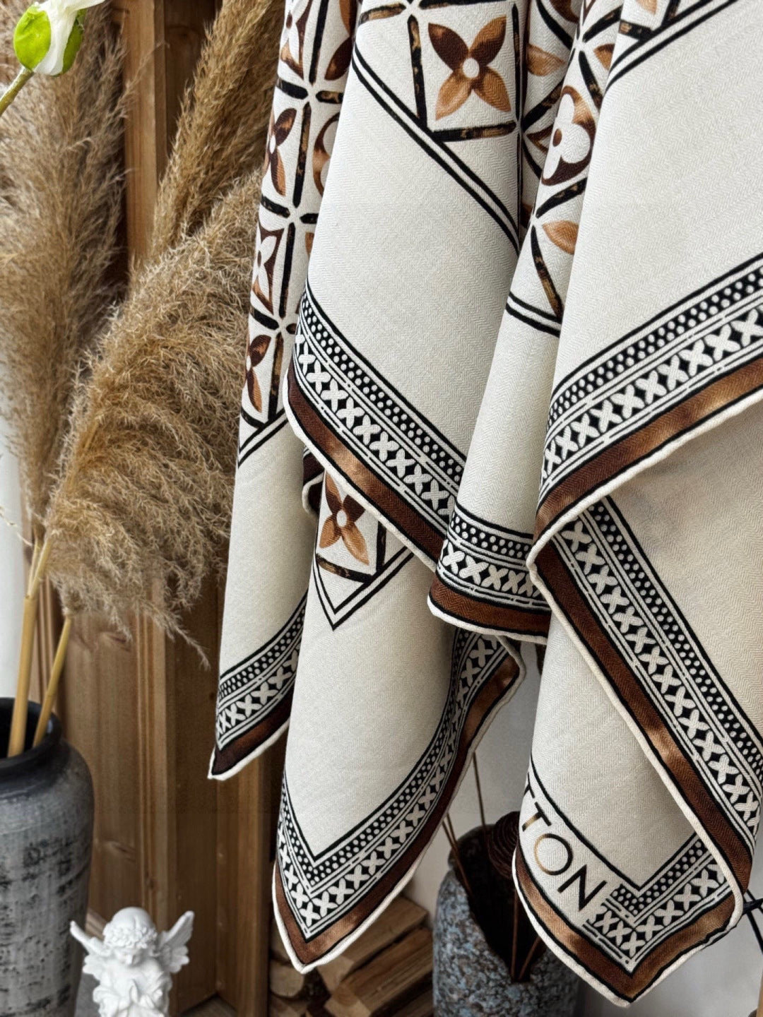 LV Velvet Square Scarf 135cm White Black Beige Cashmere 970943