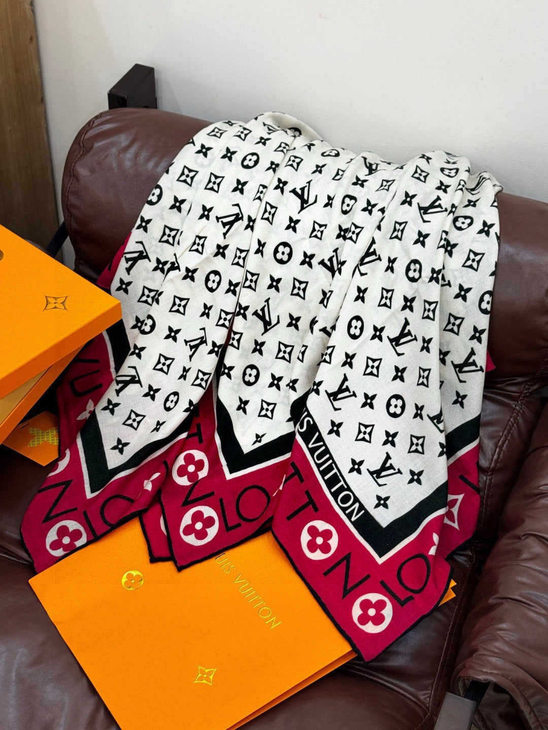 LV Velvet Square Scarf 135cm White Pink Cashmere 970944