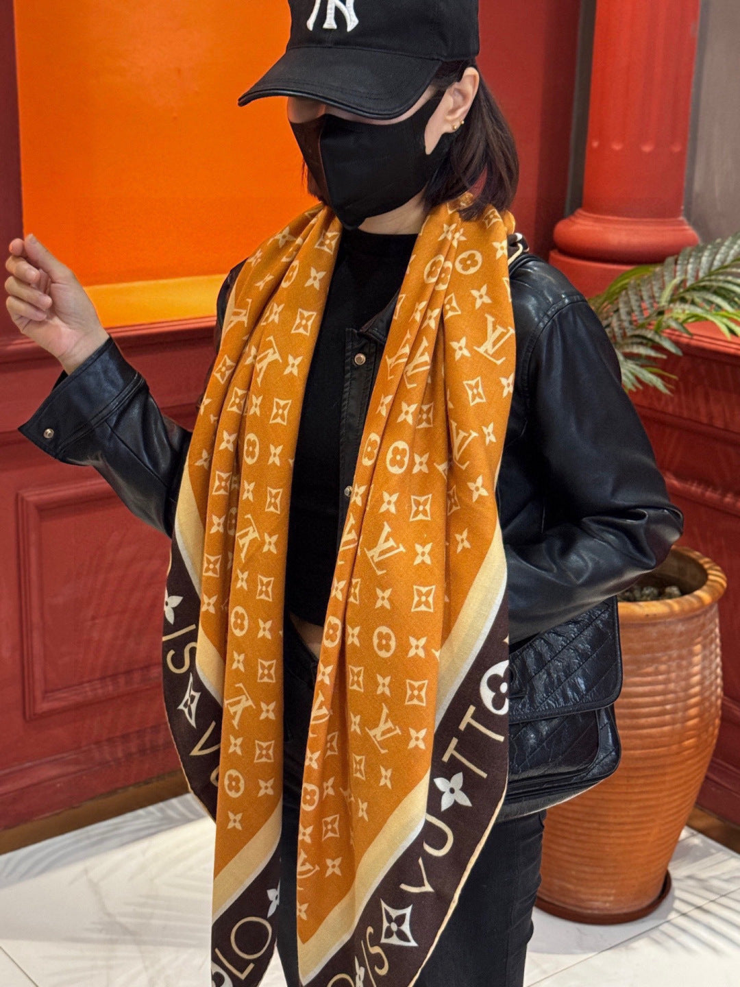 LV Velvet Square Scarf 135cm Camel Black Cashmere 970945