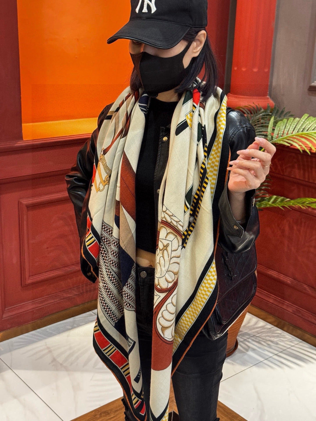 HM 25s Equestrianism Scarf 135cm Cream Black Cashmere Silk 970962