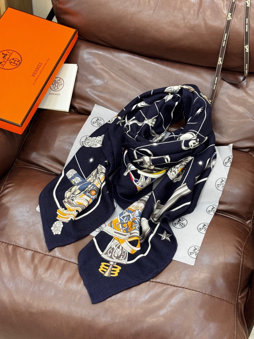 HM Starry Night Chorus Scarf 140cm Navy Blue Beige Cashmere 970970