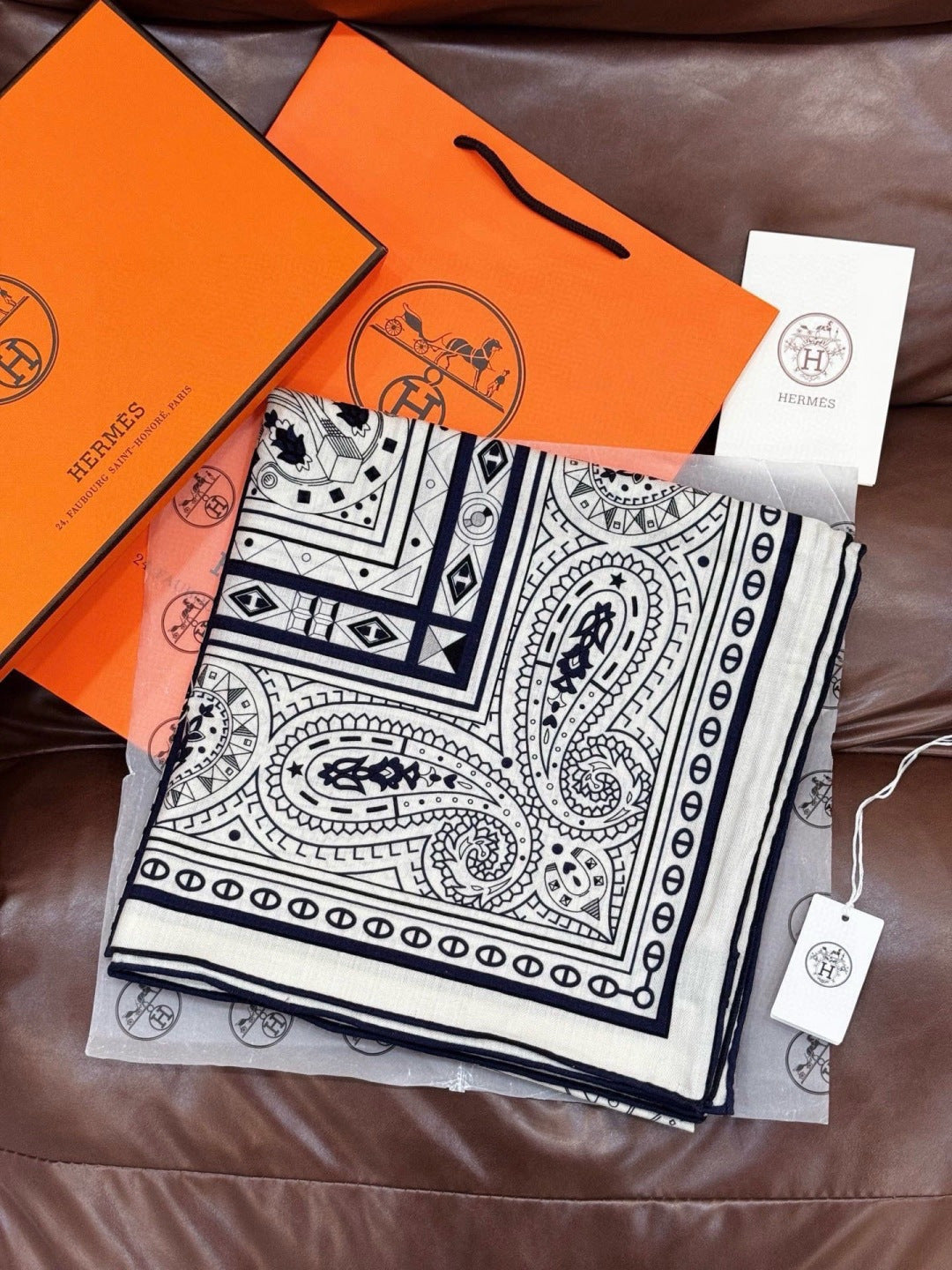 HM 25s Reversible Scarf 140cm White Black Cashmere 976274