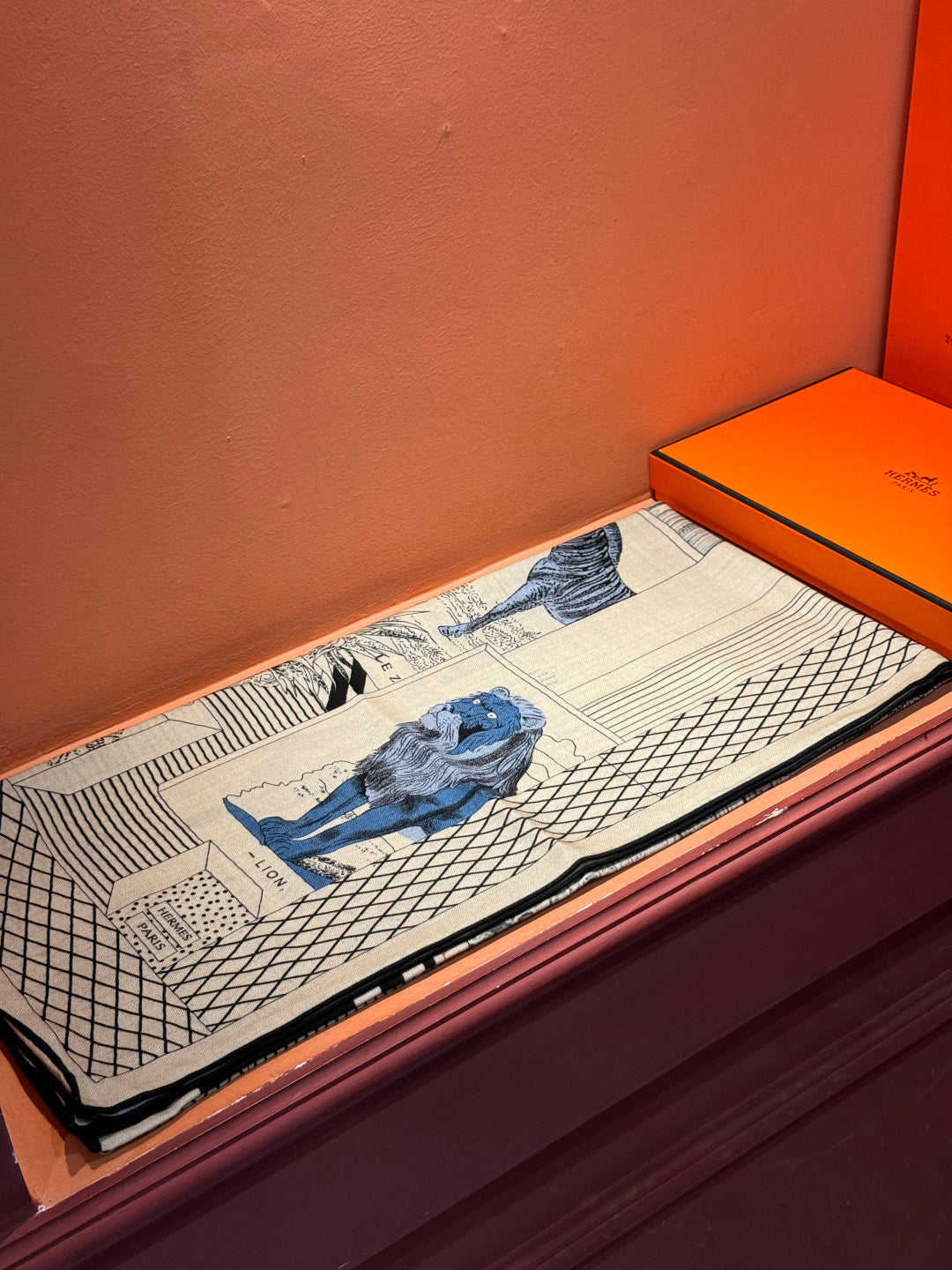 HM 25s Reversible Scarf 140cm Beige Black Cashmere 976278