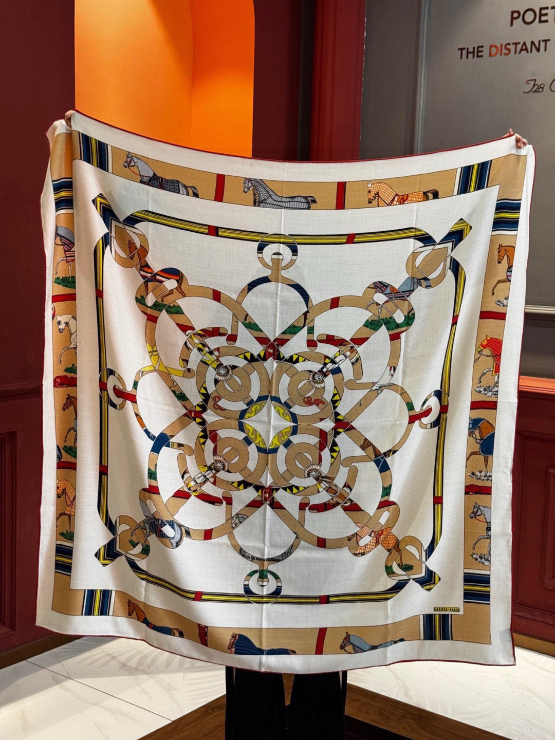 HM 25s Golden Spurs Scarf 140cm White Beige Cashmere 976282