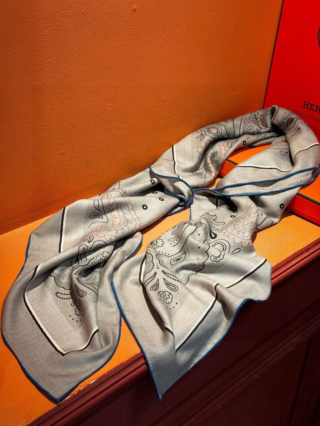 HM 25s Jungle Love Scarf 140cm Gray Cashmere 976285