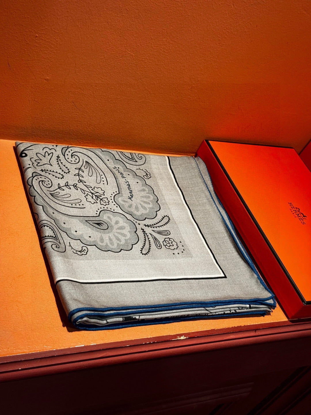 HM 25s Jungle Love Scarf 140cm Gray Cashmere 976285