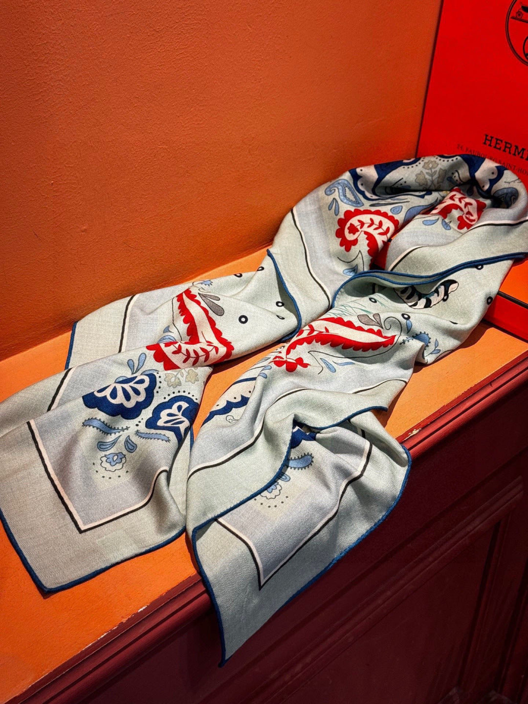 HM 25s Jungle Love Scarf 140cm Light Blue Cashmere 976286