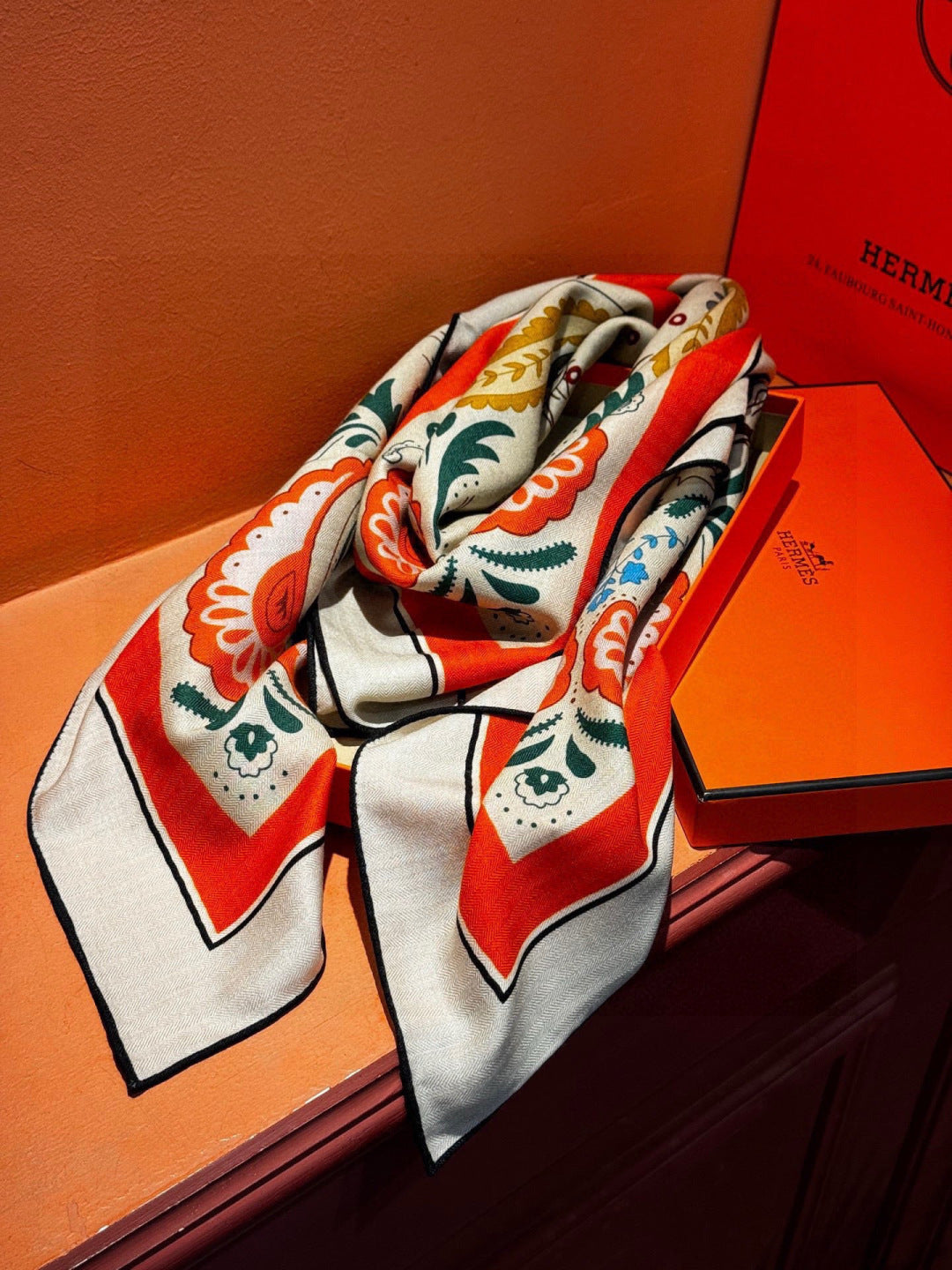 HM 25s Jungle Love Scarf 140cm Orange Beige Cashmere 976287