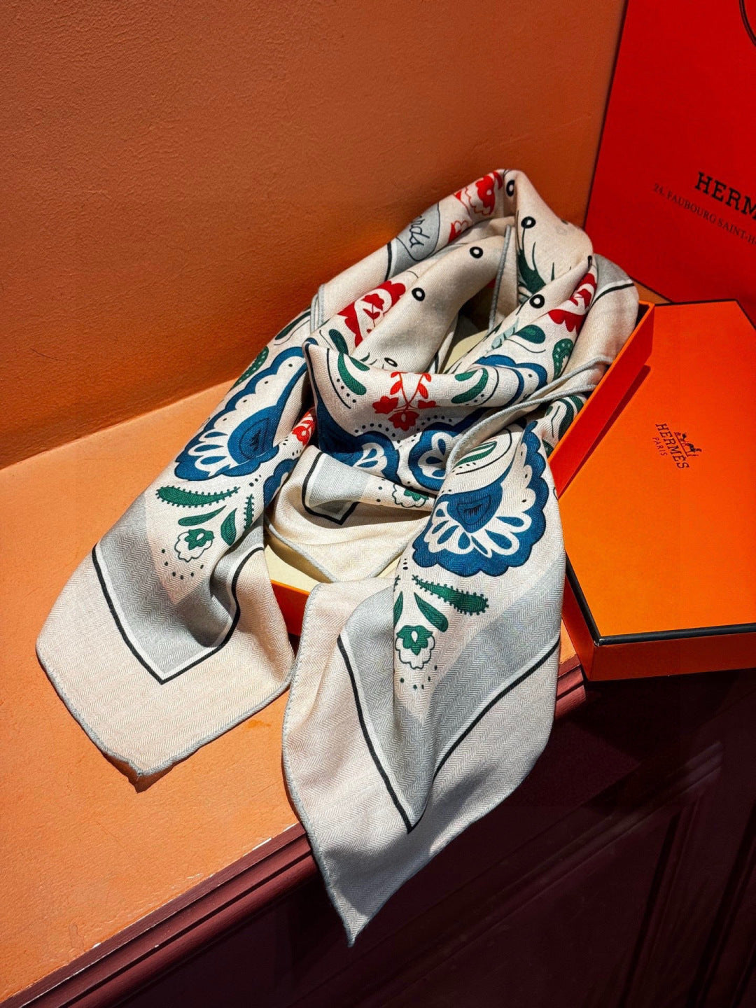 HM 25s Jungle Love Scarf 140cm Beige Blue Cashmere 976288