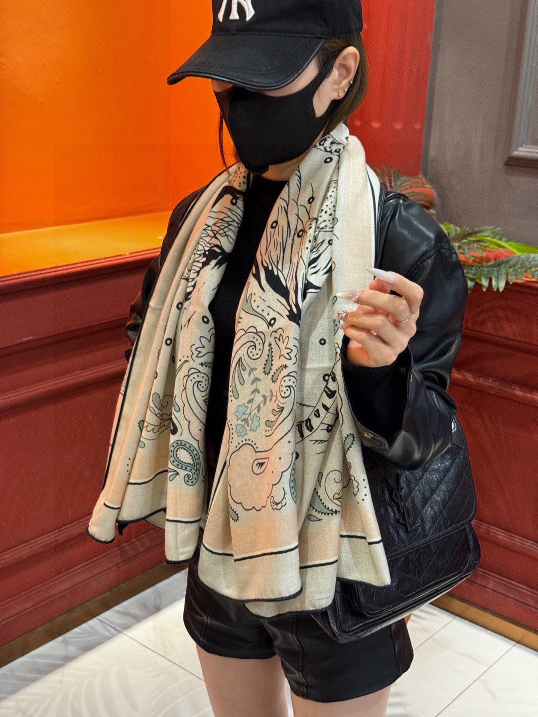 HM 25s Jungle Love Scarf 140cm Beige Black Cashmere 976289