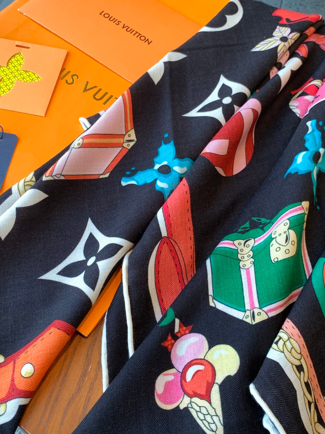 LV Scarf 135cm Black Multicolor Cashmere Mulberry Silk 976764