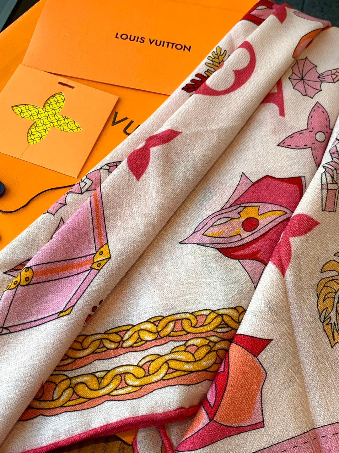 LV Scarf 135cm Pink White Cashmere Mulberry Silk 976765