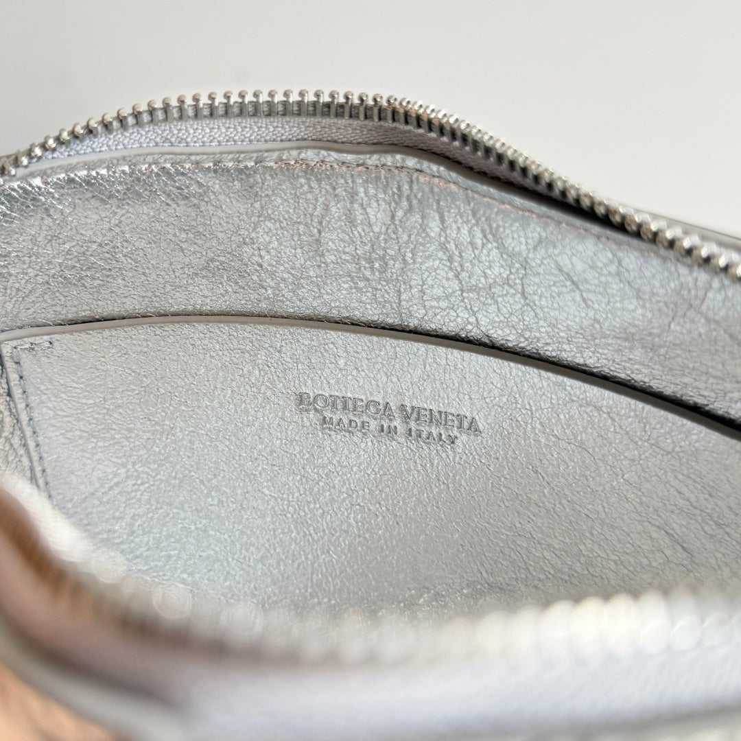 Bottega Veneta 2026 Concert Pouch Bag 18.5 Silver Intrecciato Leather 137078