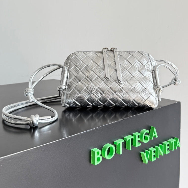 Bottega Veneta 2026 Concert Pouch Bag 18.5 Silver Intrecciato Leather 137078