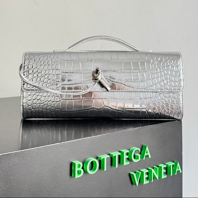 Bottega Veneta 2026 Andiamo Bag 31cm Silver Crocodile-embossed Leather 137072