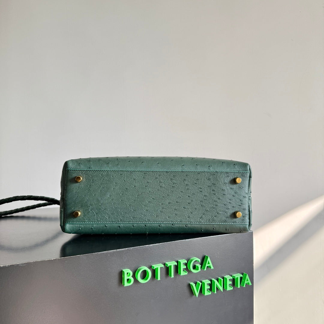 Bottega Veneta 2026 Andiamo Bag Dark Green Ostrich Leather