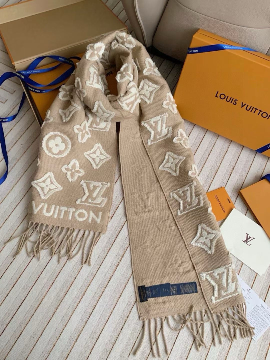 LV 3D Scarf 220cm Beige White Cashmere 973416
