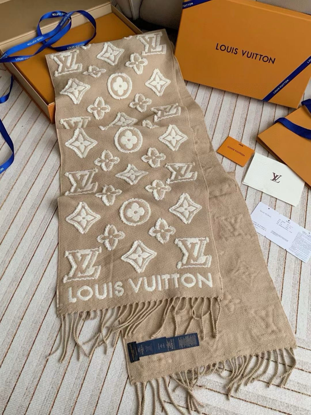 LV 3D Scarf 220cm Beige White Cashmere 973416