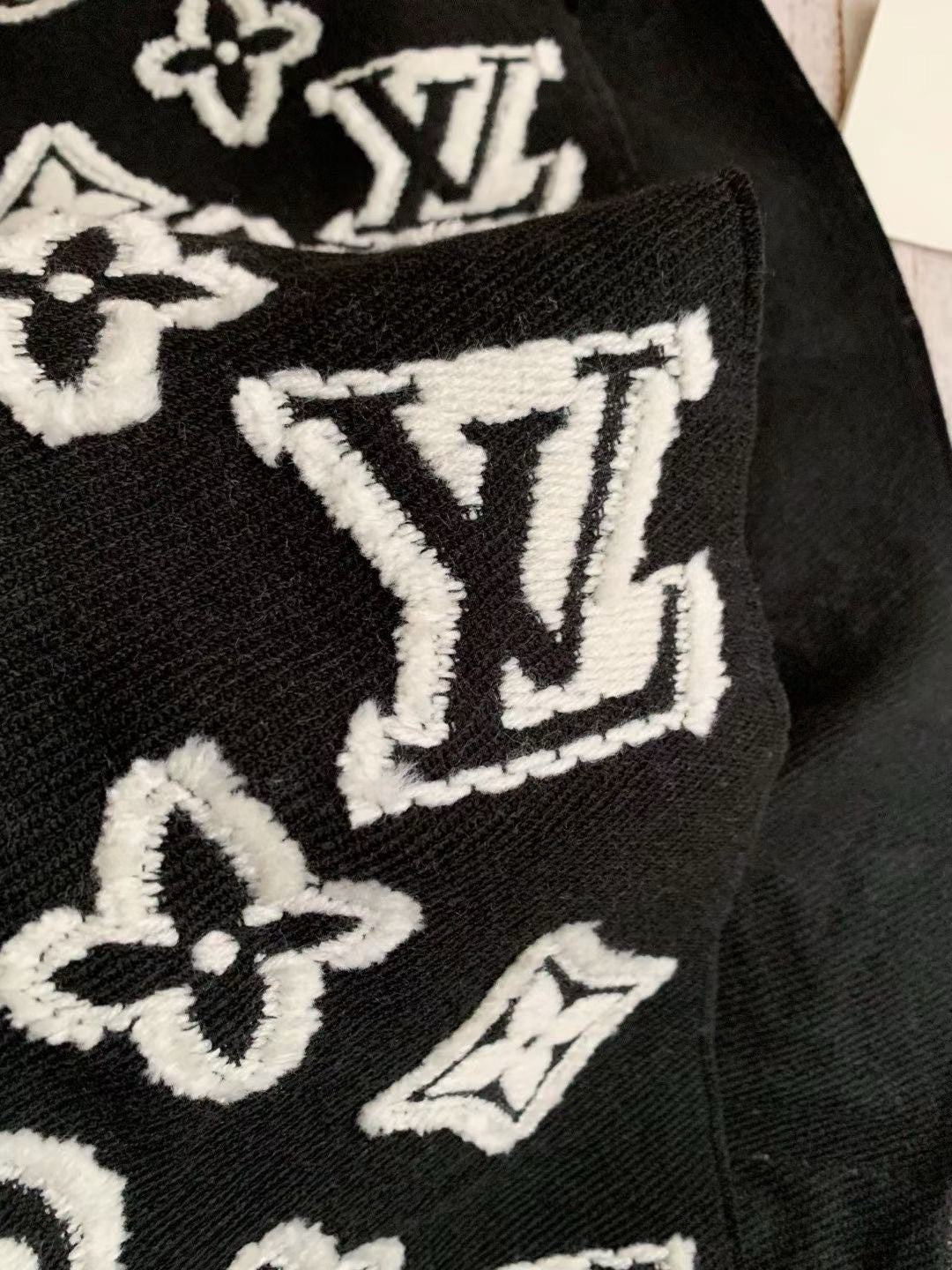 LV 3D Scarf 220cm Black White Cashmere 973417